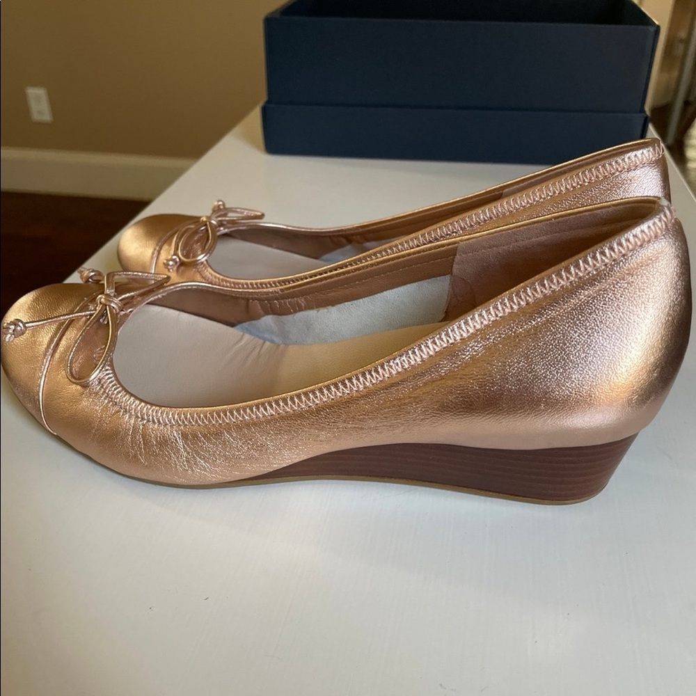 Like new Cole Hann Nike Air wedge shoes in size 9